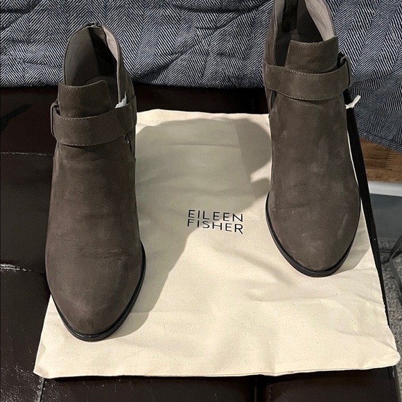 Eileen Fisher Taupe Cutout Ankle Boots size 11 - Picture 5 of 10